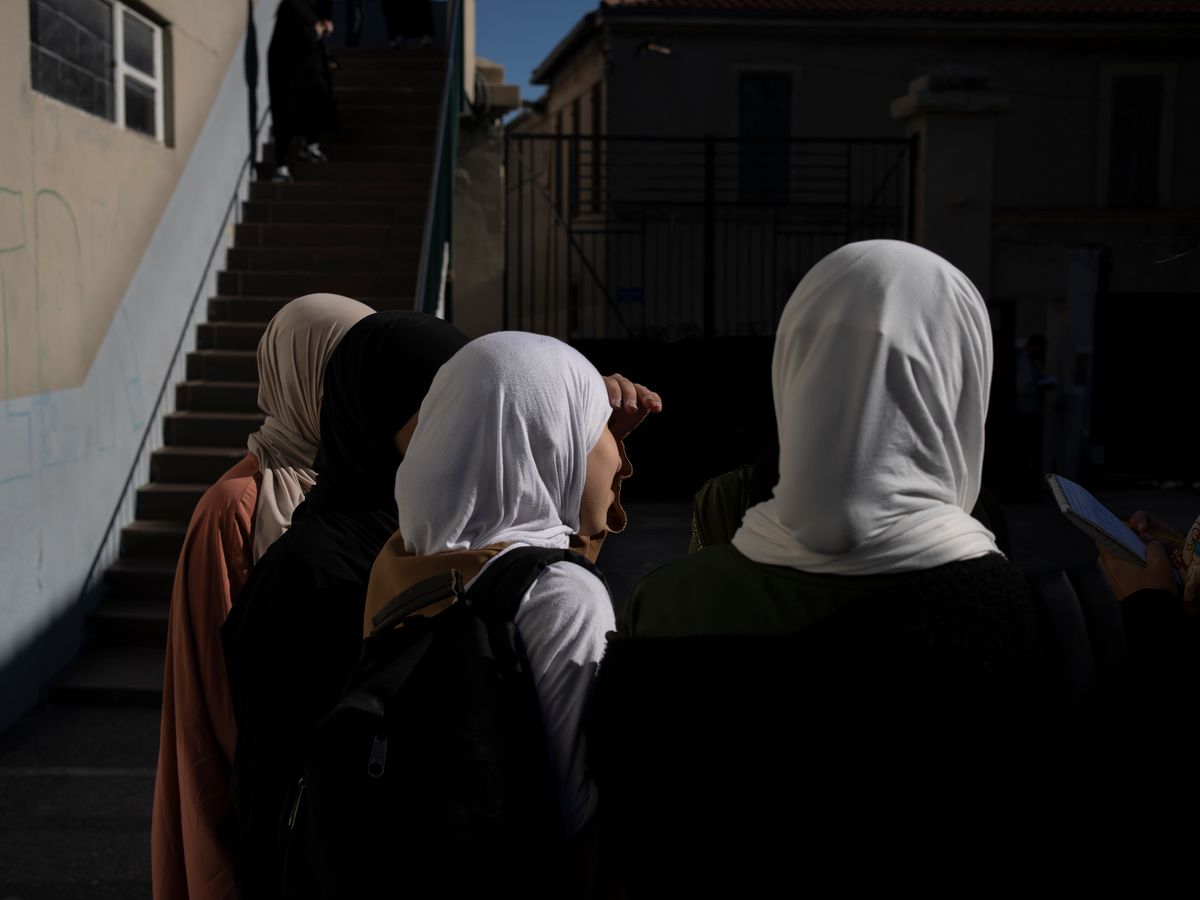 تصاعد الكراهية في فرنسا.. المسلمون الهدف الأول