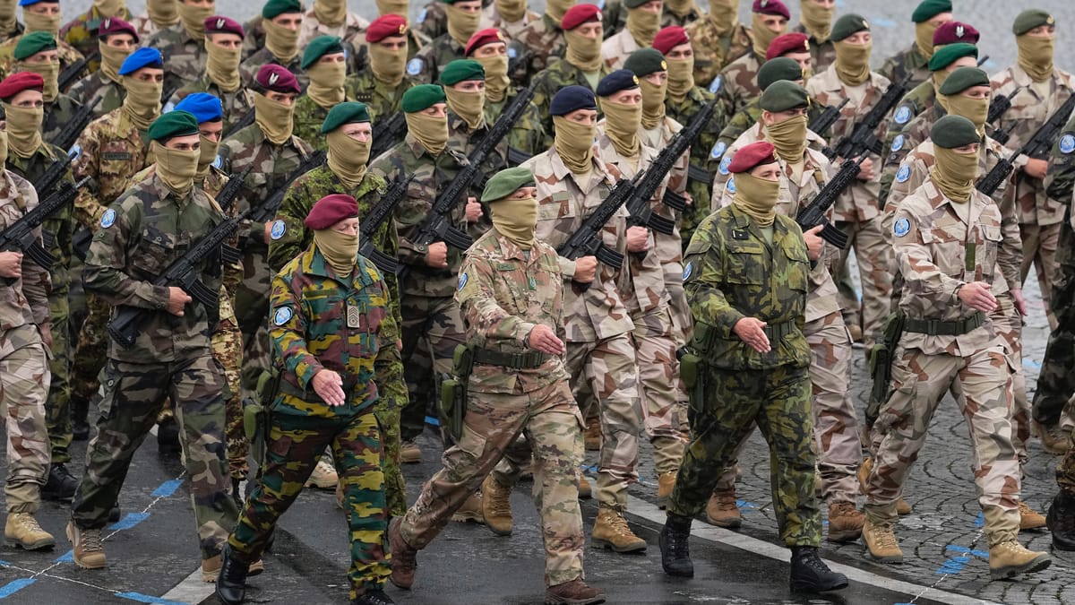 أوروبا تعود للخنادق.. شباب القارة في وجه "التجنيد الإجباري"