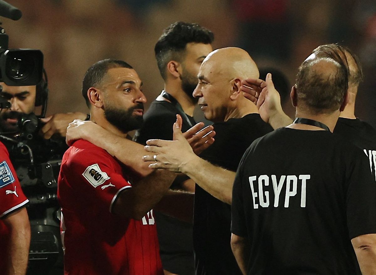 البقاء للأصلع.. تفسير "غريب" لنيولوك محمد صلاح
