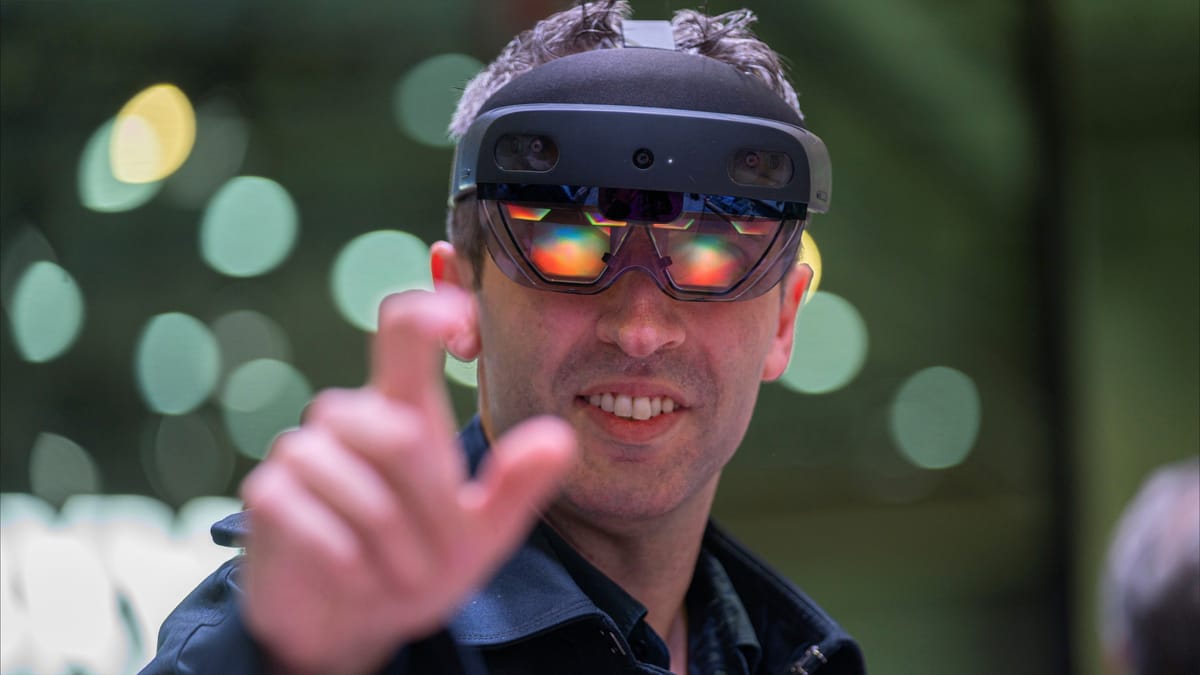 دليل أفضل سماعات الواقع الافتراضي لعام 2024