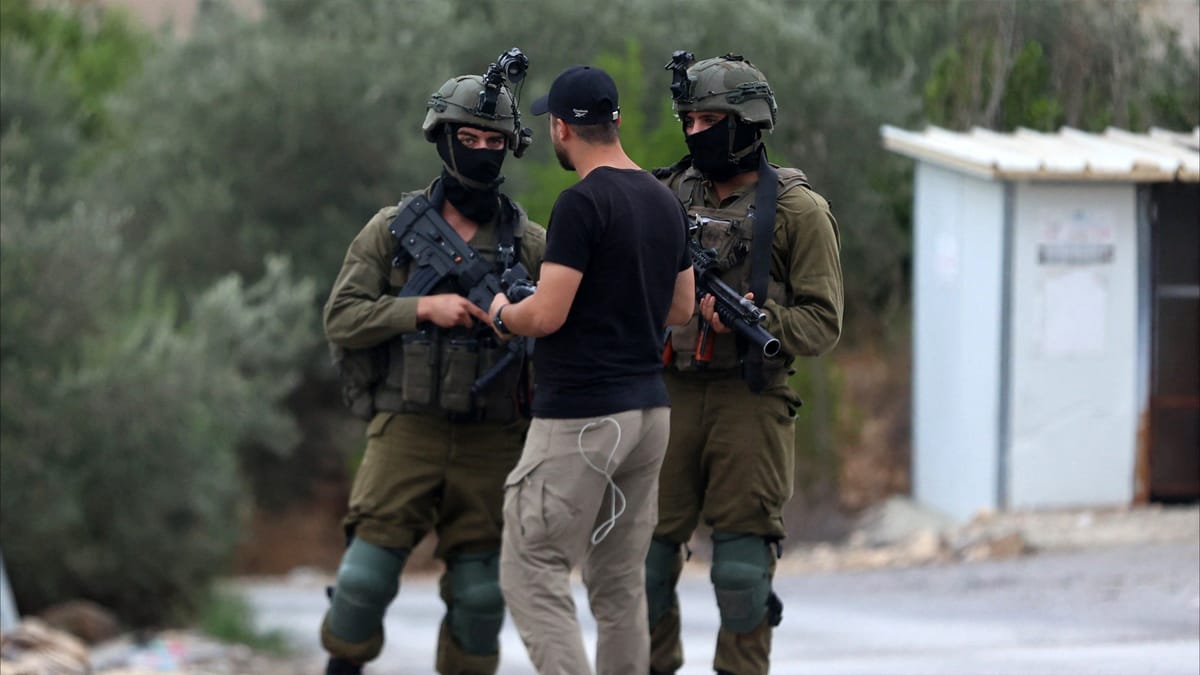 مستوطنون إسرائيليون يقتلون فلسطينيا في الضفة