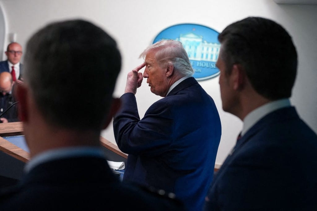 تزامنا مع الحصار.. ترامب سيستأنف حرب إيران؟