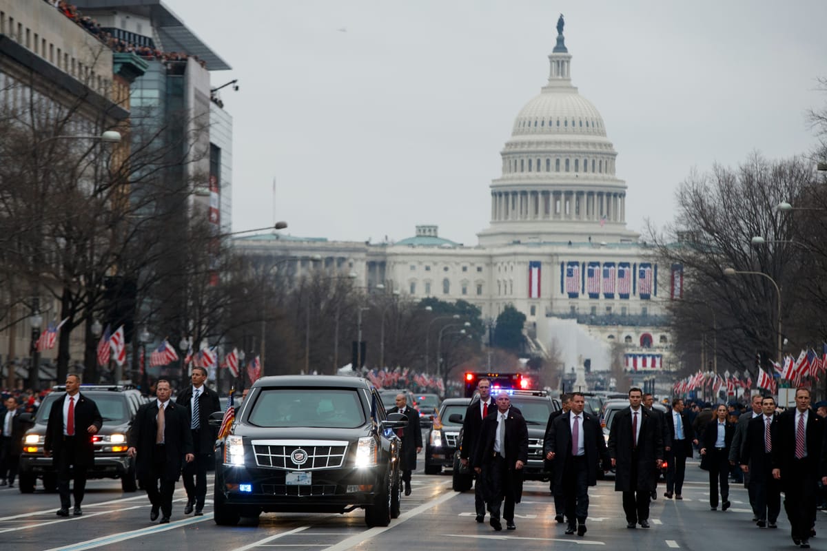 "جسم مشبوه" يهدد موكب ترامب؟