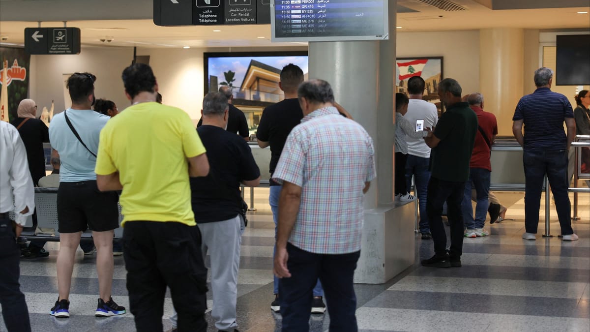 تعميم لبناني بشأن البايجر واللاسلكي على متن الطائرات