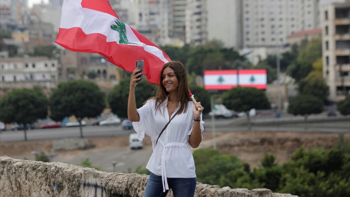 الابتزاز الإلكتروني في لبنان بصورة.. والهدف سناء و1200 غيرها