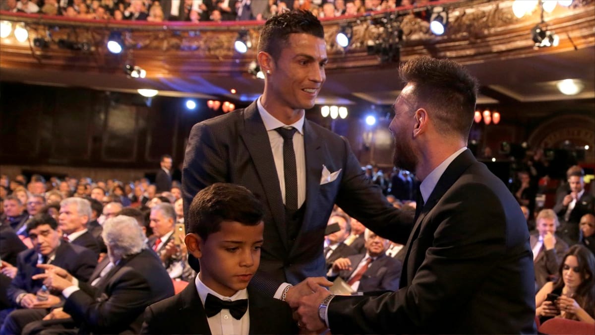 أين ذهبت أصوات ميسي ورونالدو في جوائز The Best؟