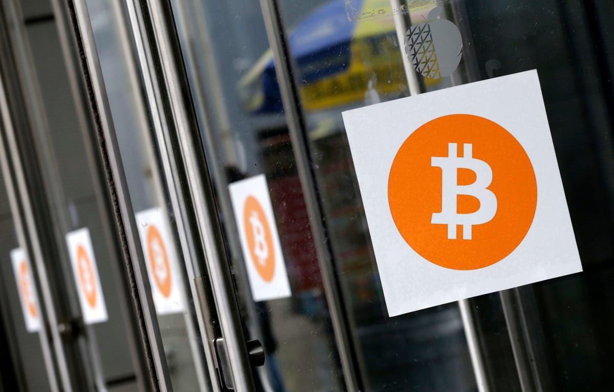 قمة تاريخية.. بيتكوين +90 ألف دولار