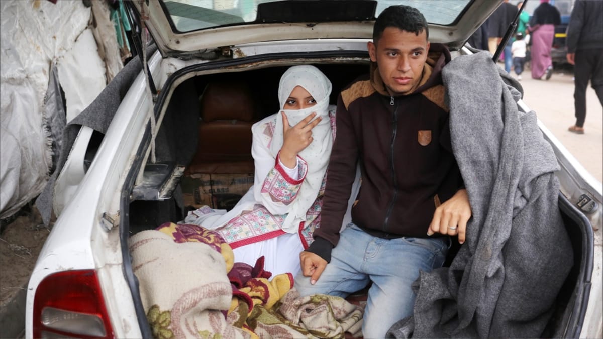 فرح نادر في غزة.. العرس في الأونروا والسكن داخل سيارة