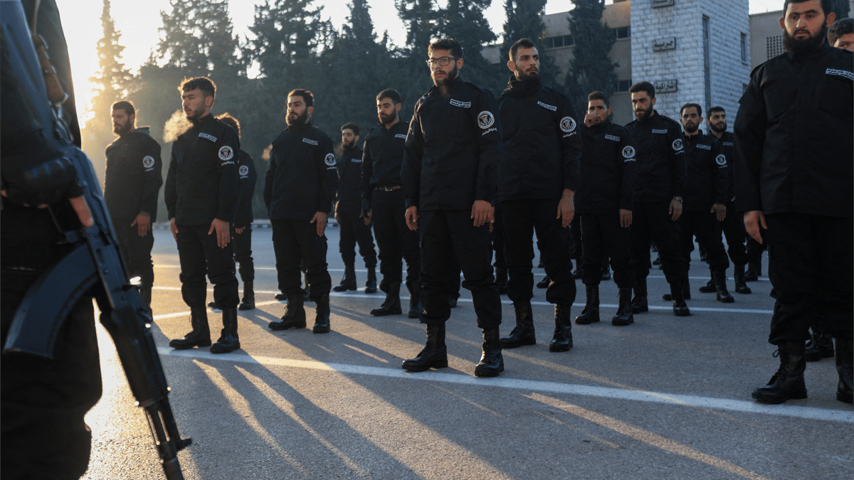 من سوريا إلى لبنان.. 226 قنبلة في سيارة