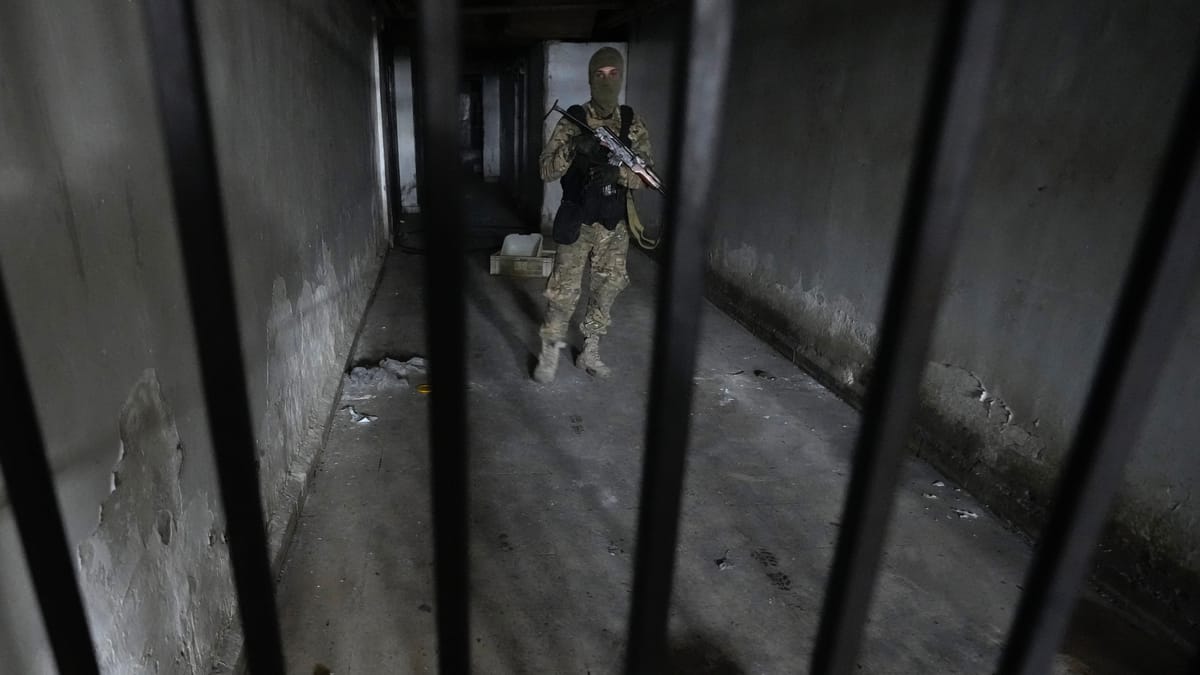 أين اختفى معتقلو سجن صيدنايا؟