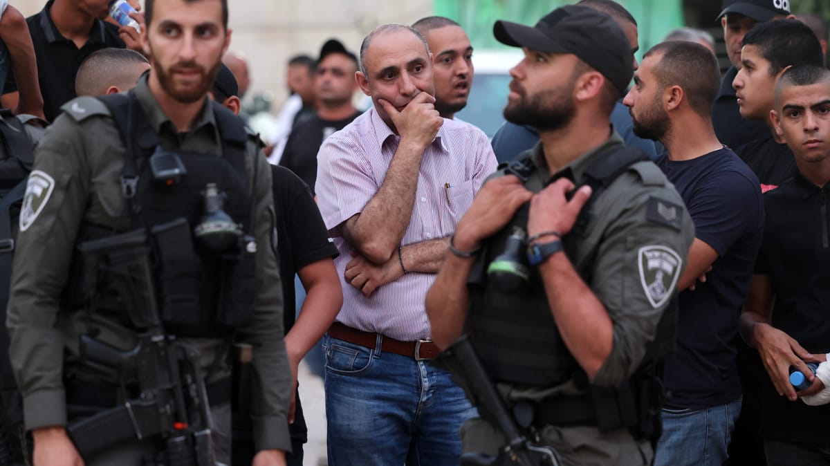 إسرائيل تلهي فلسطينيي ٤٨ بالجريمة والسلاح وعائلة الحريري