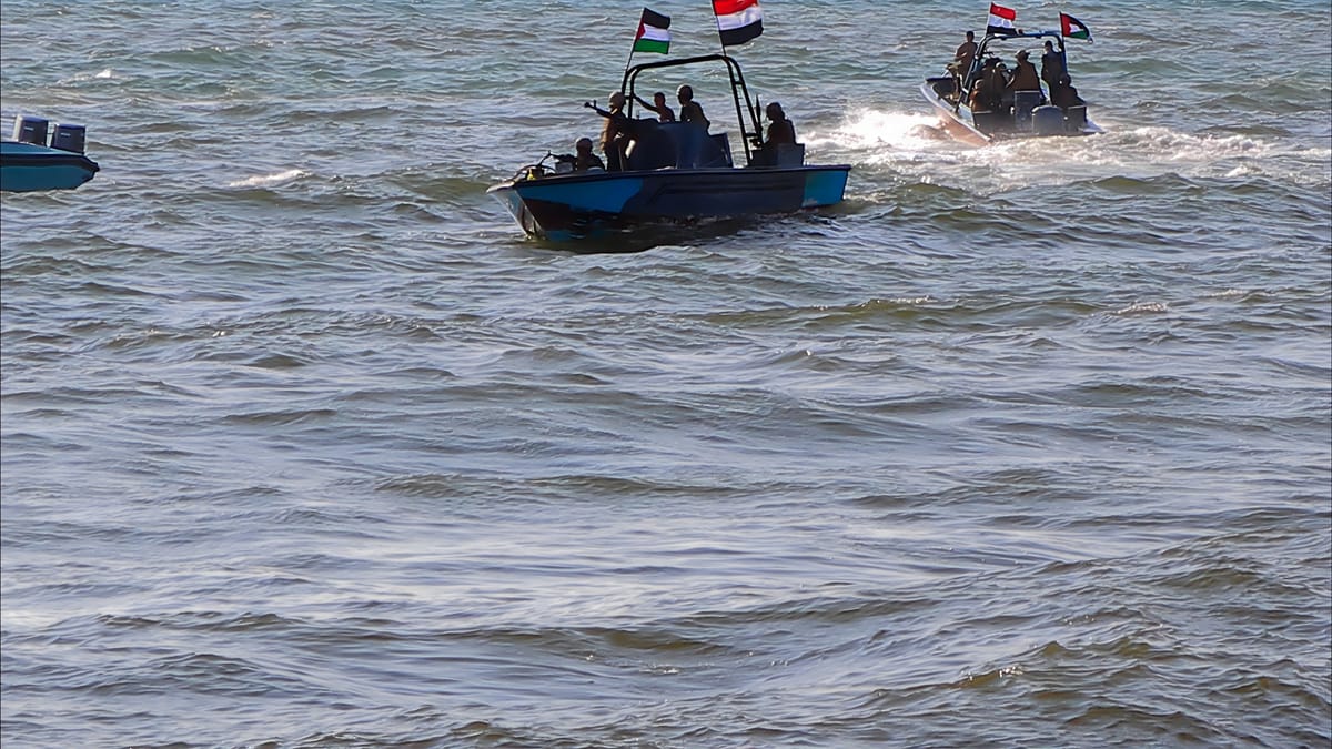 إسقاط مسيرة للحوثيين في البحر الأحمر