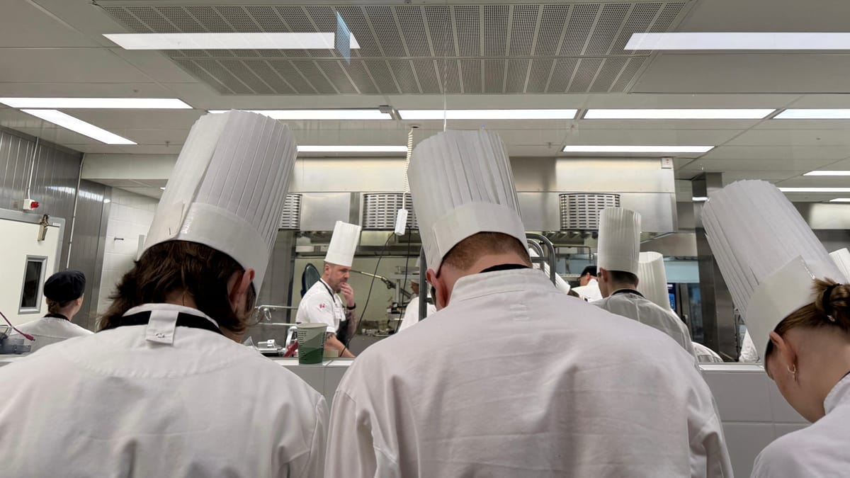 "طهاة نوبل" يكشفون أسرار الوجبة السرية التي تنتظر الفائزين