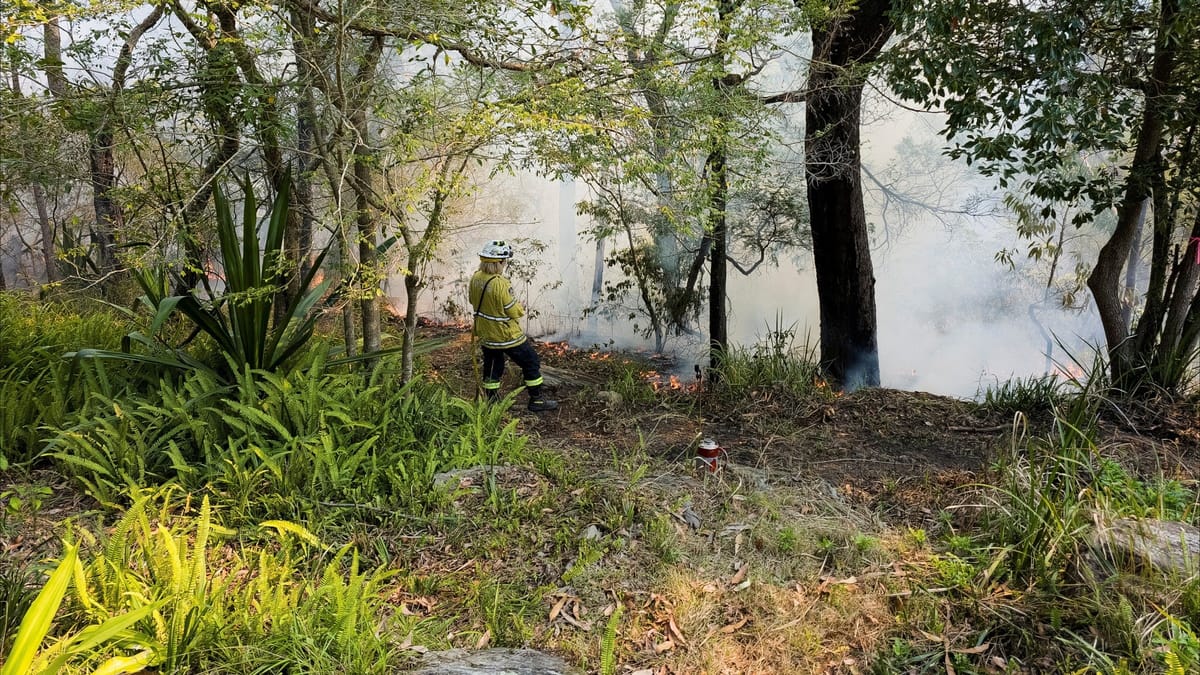 خلال 24 ساعة.. حريق وفيضانات في أستراليا