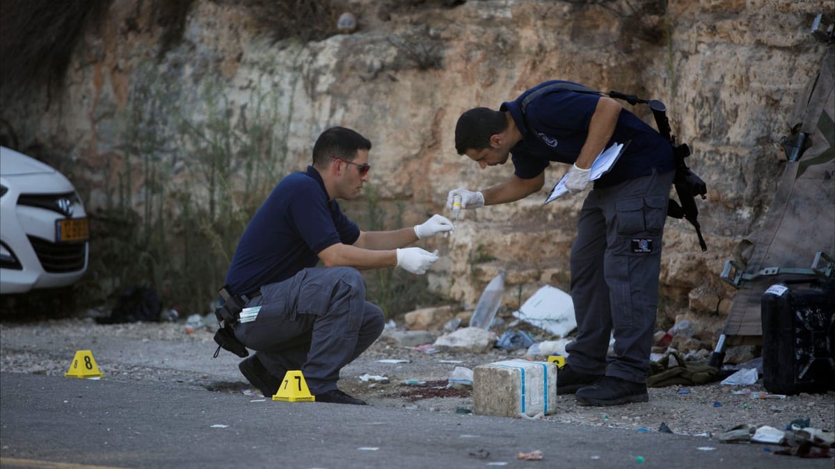 إسرائيل تحقق في "قتل" فلسطينيين من مسافة قريبة