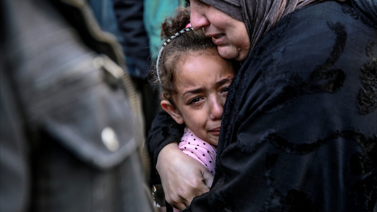 إسرائيل تقتل أكثر من 50 فلسطينيا في محيط مستشفى الشفاء