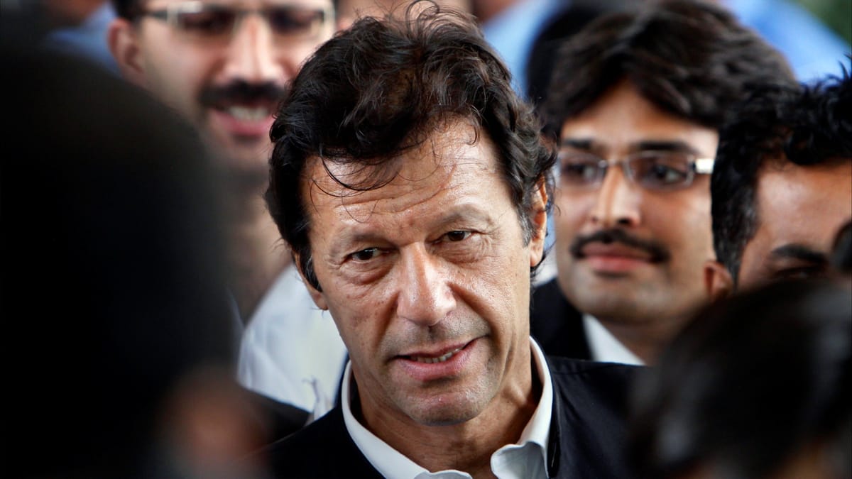 المدعي العام الباكستاني يتهم عمران خان بتسريب وثائق سرية