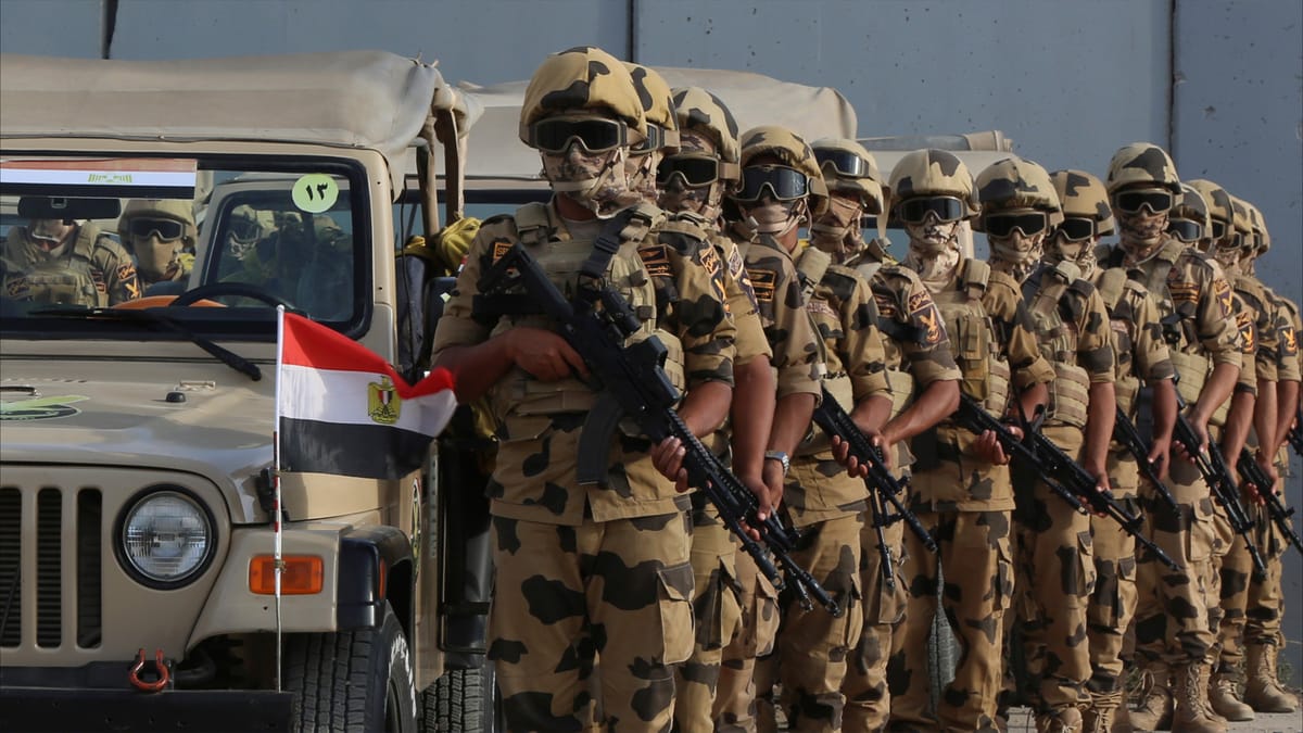 رويترز: مصر ترفع التأهب العسكري شمال سيناء