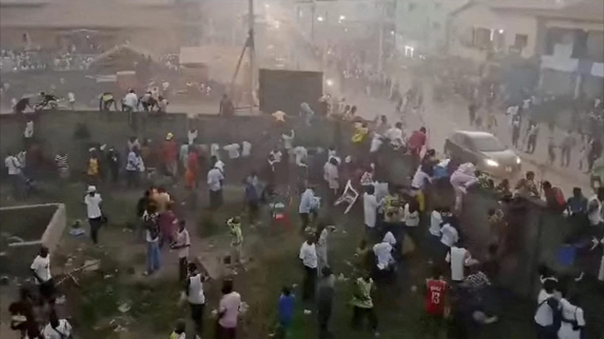 135 قتيلا.. حصيلة "حقوقية" لمباراة غينيا الكارثية