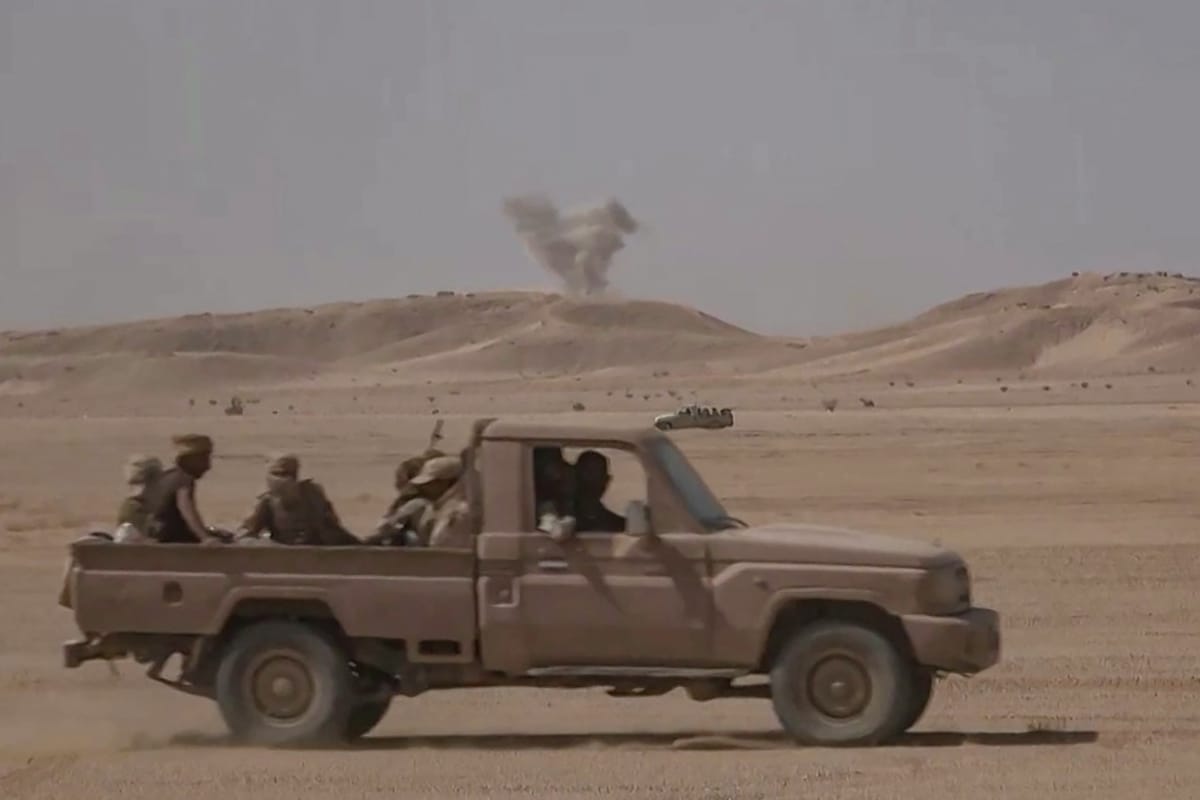 مفاتيح بلا أصحاب.. قصف الحوثيين يحوّل عكاد إلى قرية أشباح