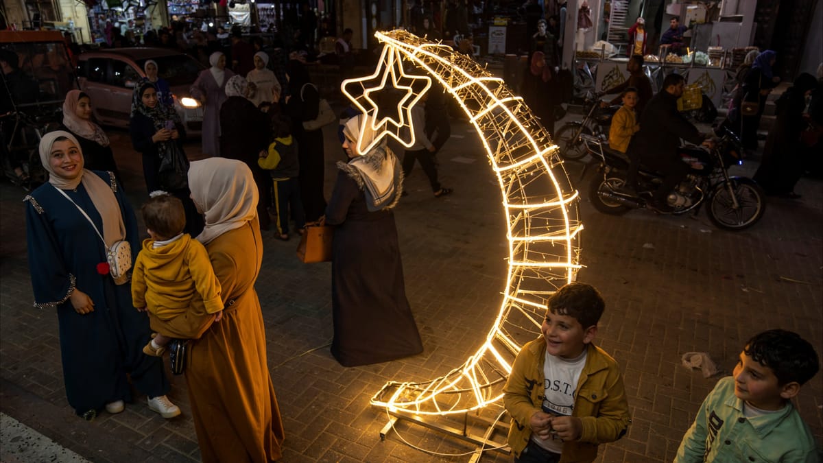 "البيت فاضي من اثنين".. أول رمضان لفلسطينية من دون ولديها