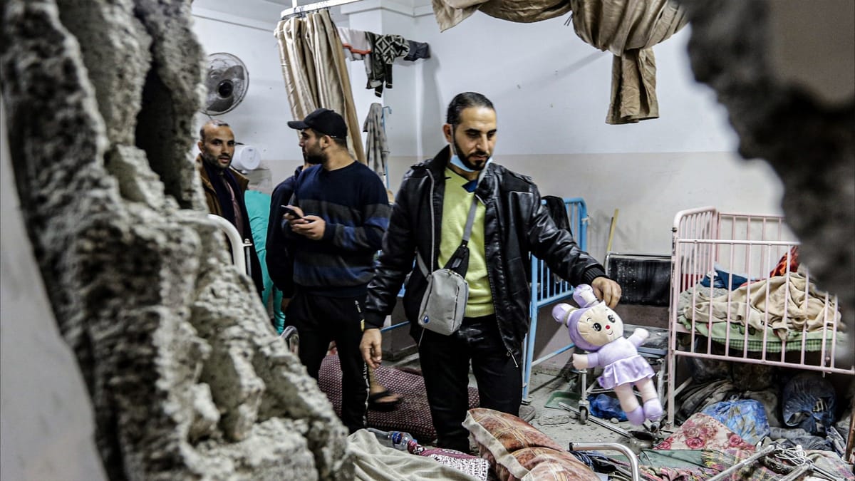 هجمات إسرائيلية دامية في غزة تصل إلى "مبنى الولادة"