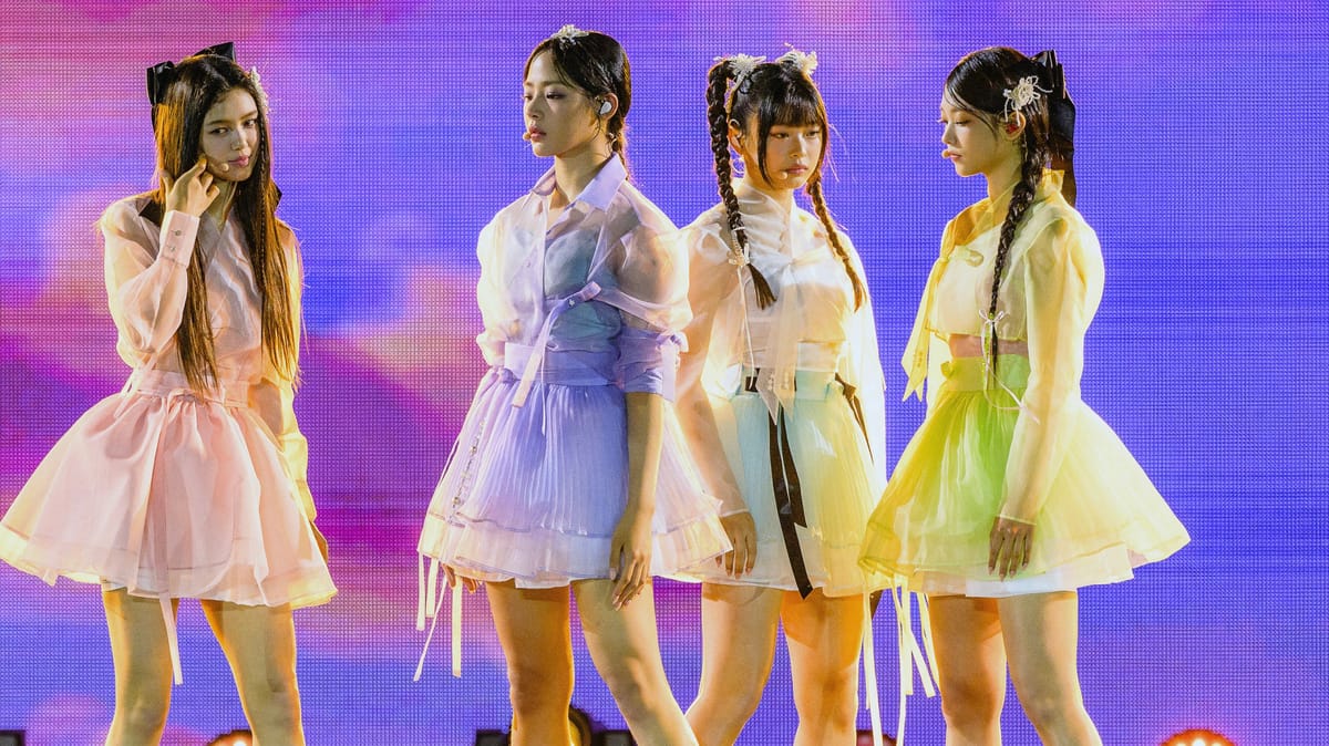 "سوء المعاملة" يتسبب بفسخ عقد فريق K-pop