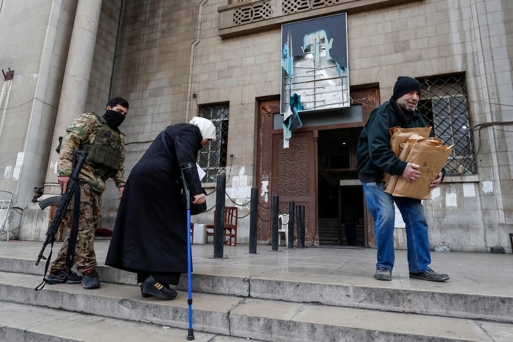 العدل السورية تبحث عن "القضاة المنشقين"