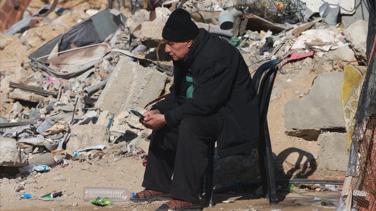 مقتل وزير فلسطيني سابق في غارة على غزة