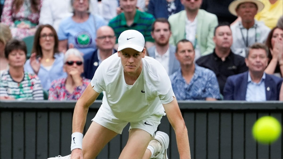 ميدفيديف يطرد "المصنف الأول" من ويمبلدون