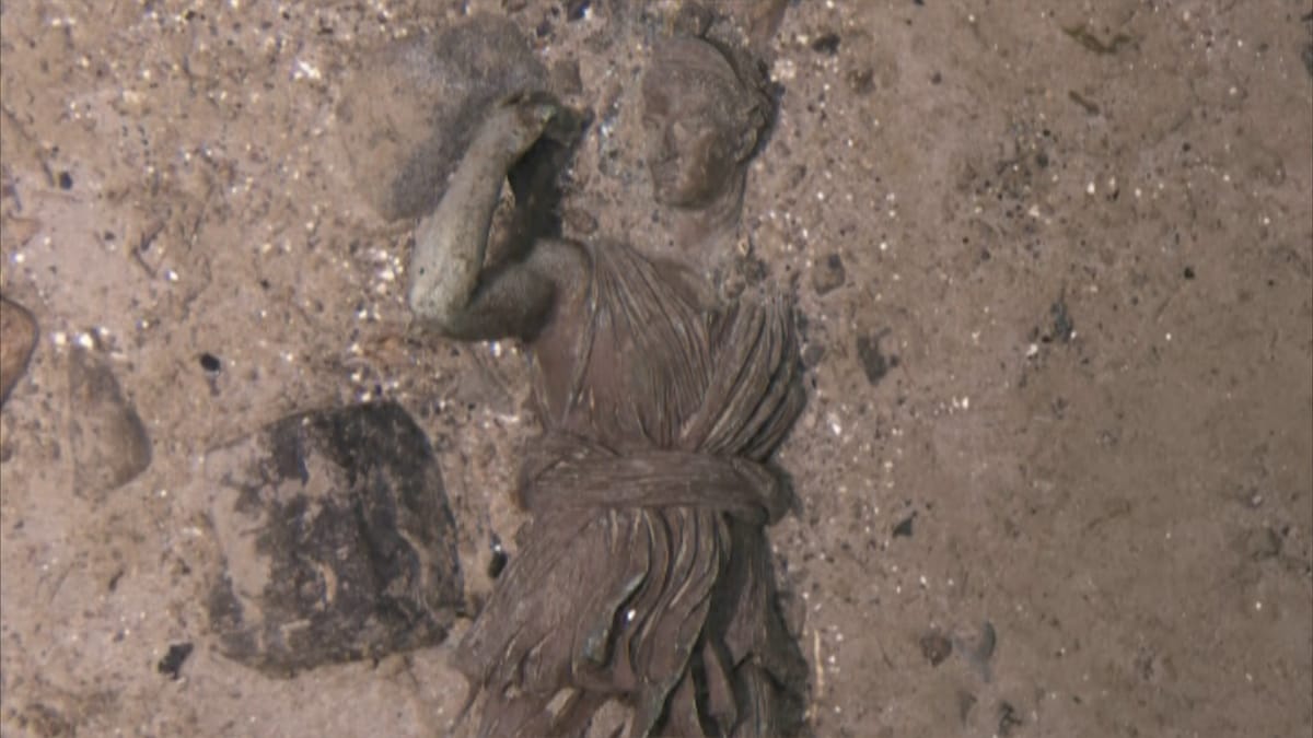 العثور على تمثال برونزي في تيتانيك