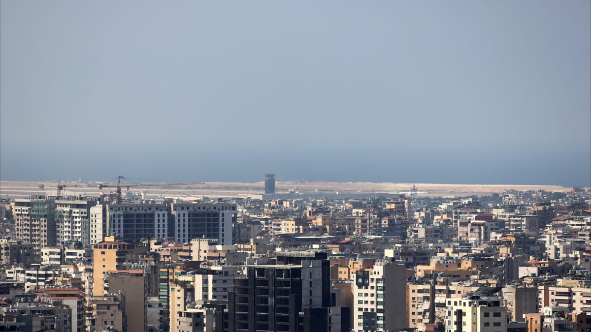 الخطوط الإيرانية تقاطع مطار بيروت