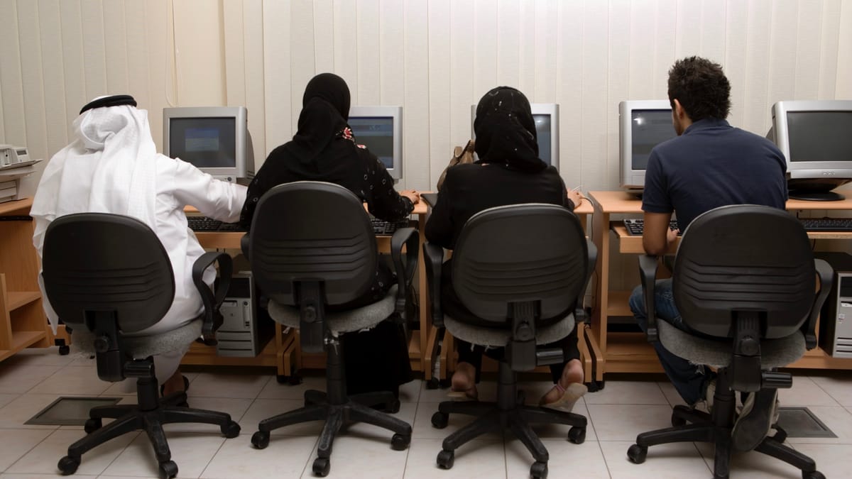 السعودية الأقدم.. مخصصات الطلاب الخليجيين في الخارج