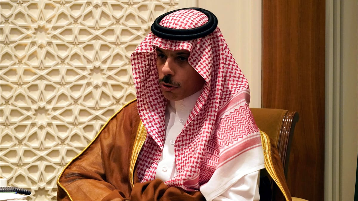 وزير الخارجية السعودي يطالب بـ "وقف فوري" لإطلاق النار في غزة