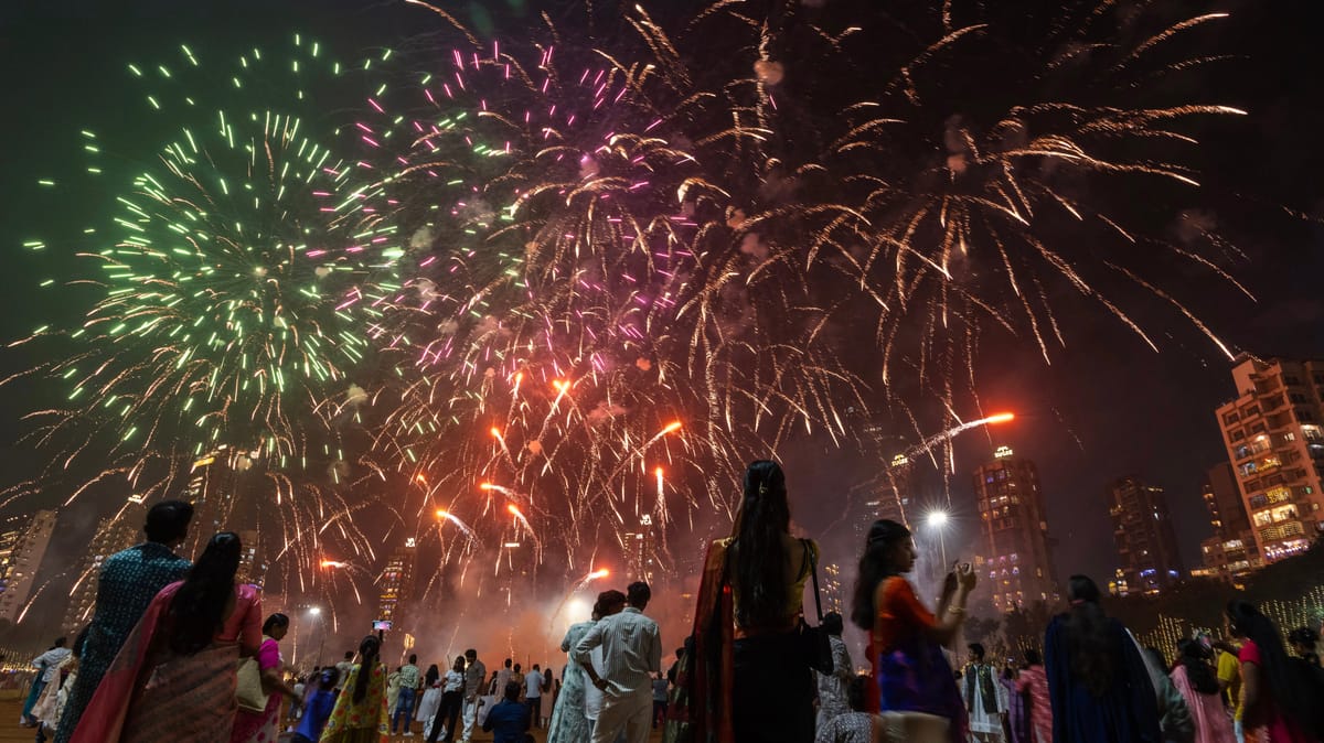 انتهى ديوالي وبقي دخانه.. الهند تختنق بعد المهرجان