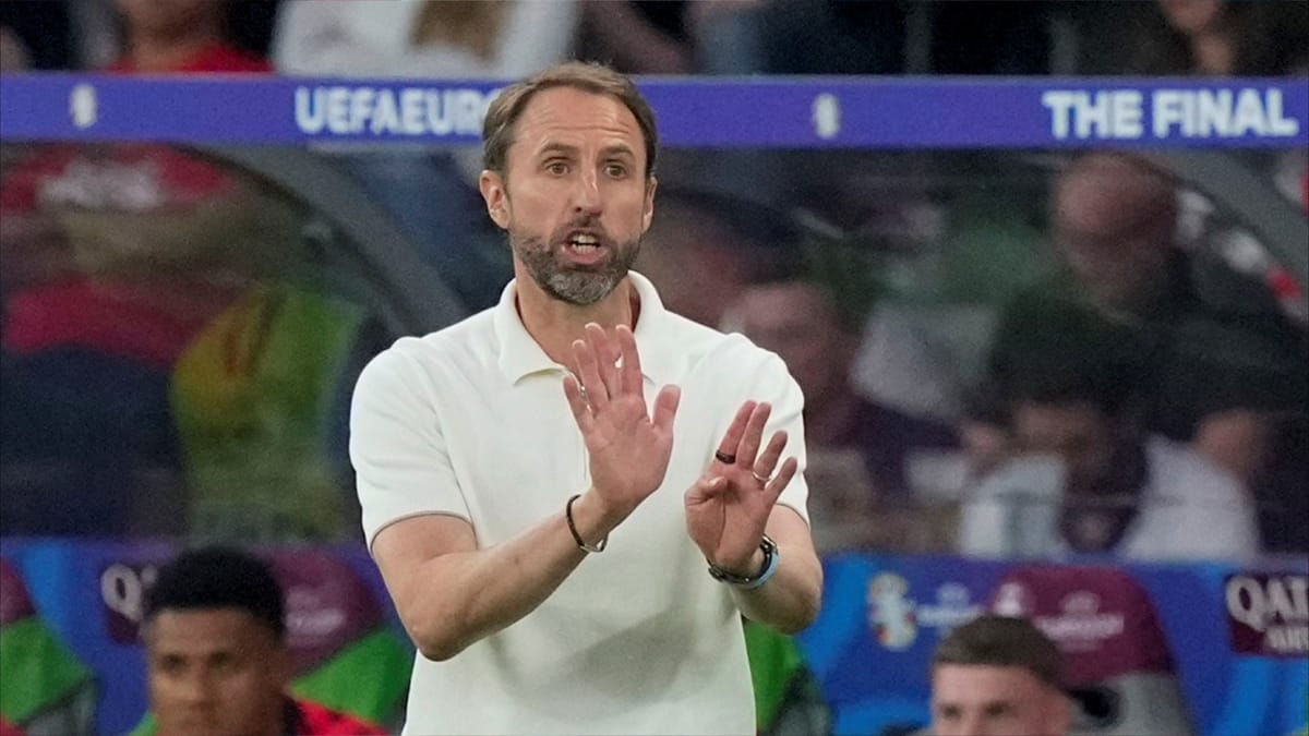 هل يتعاقد مانشستر يونايتد مع ساوثغيت؟