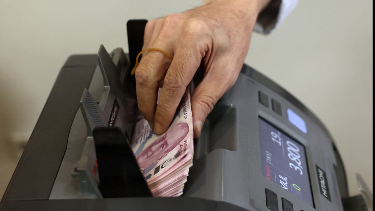التضخم يدفع الليرة التركية إلى تراجع قياسي أمام الدولار