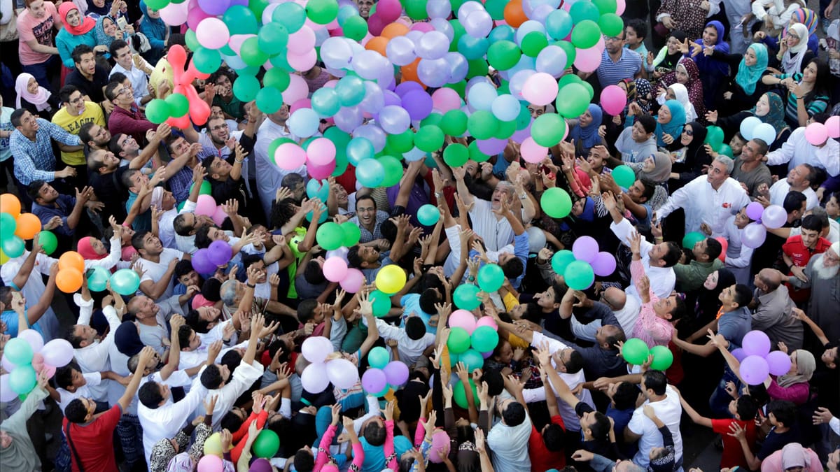 دول عربية تعلن موعد أول أيام عيد الفطر