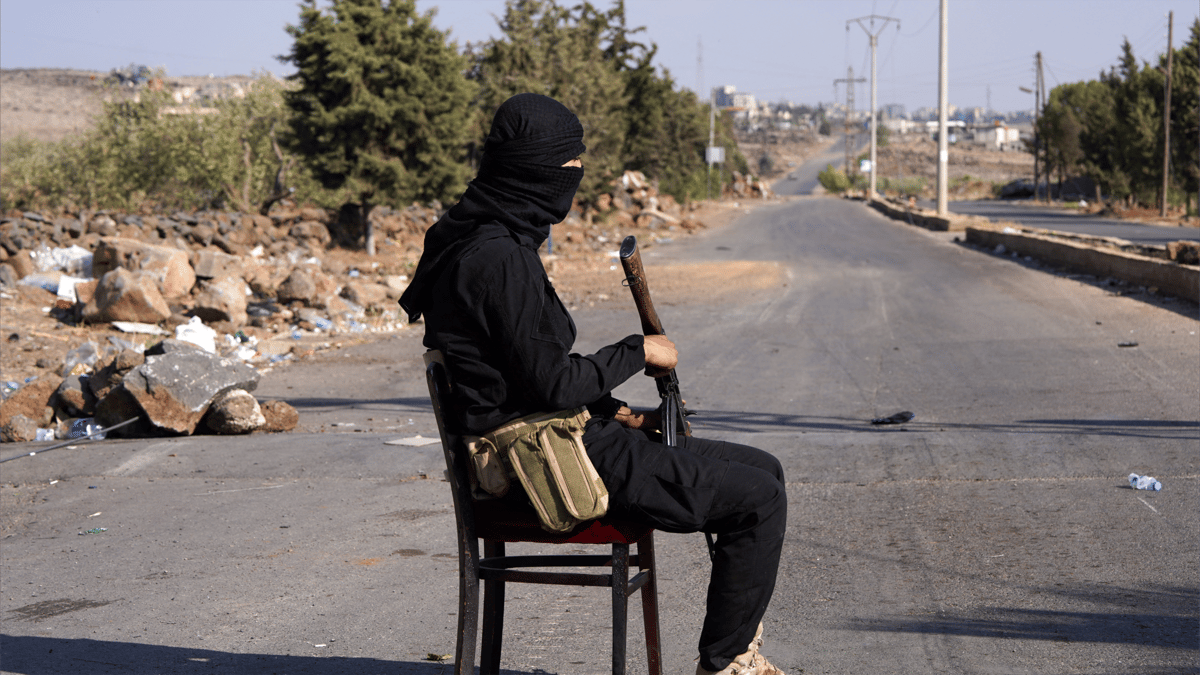 "هل تريد تصويرهم؟".. أعمال القتل في السويداء بعدسة المسلحين