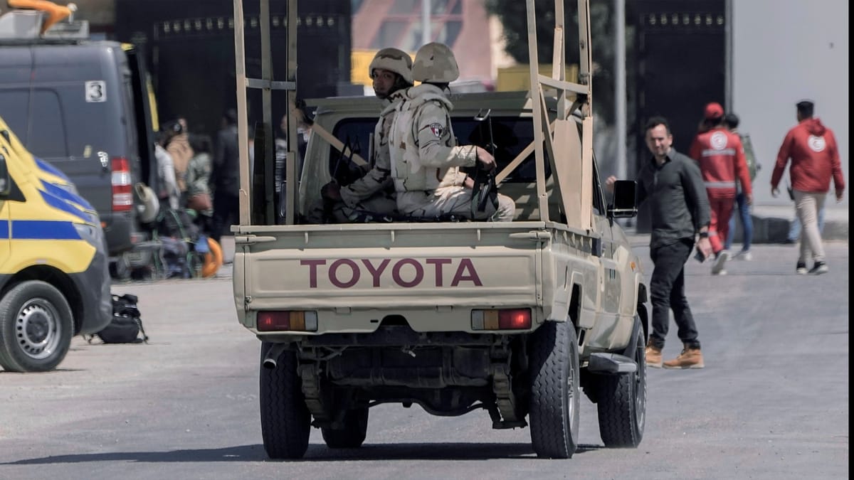 الجيش المصري يحقق في مقتل أحد جنوده على حدود رفح