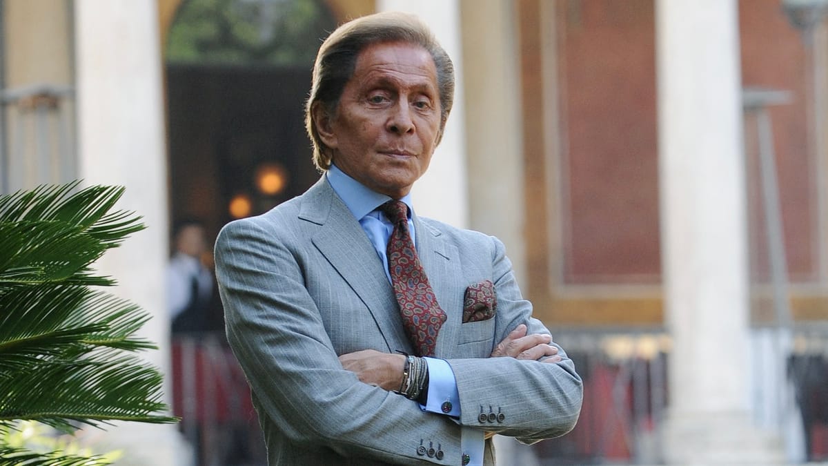 وفاة "إمبراطور الموضة" الإيطالي فالنتينو عن 93 عاما