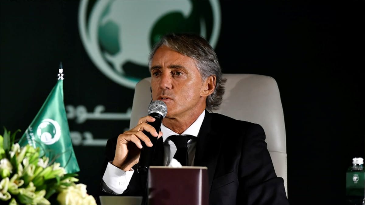 مانشيني يثور بسبب "شائعات" المنتخب السعودي