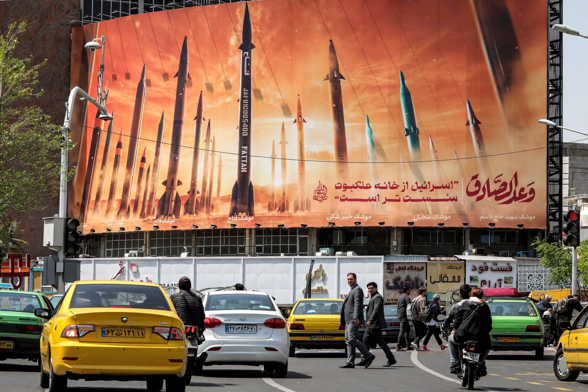 "طوق العقوبات" يضيق على إيران بعد "ليلة الرد"
