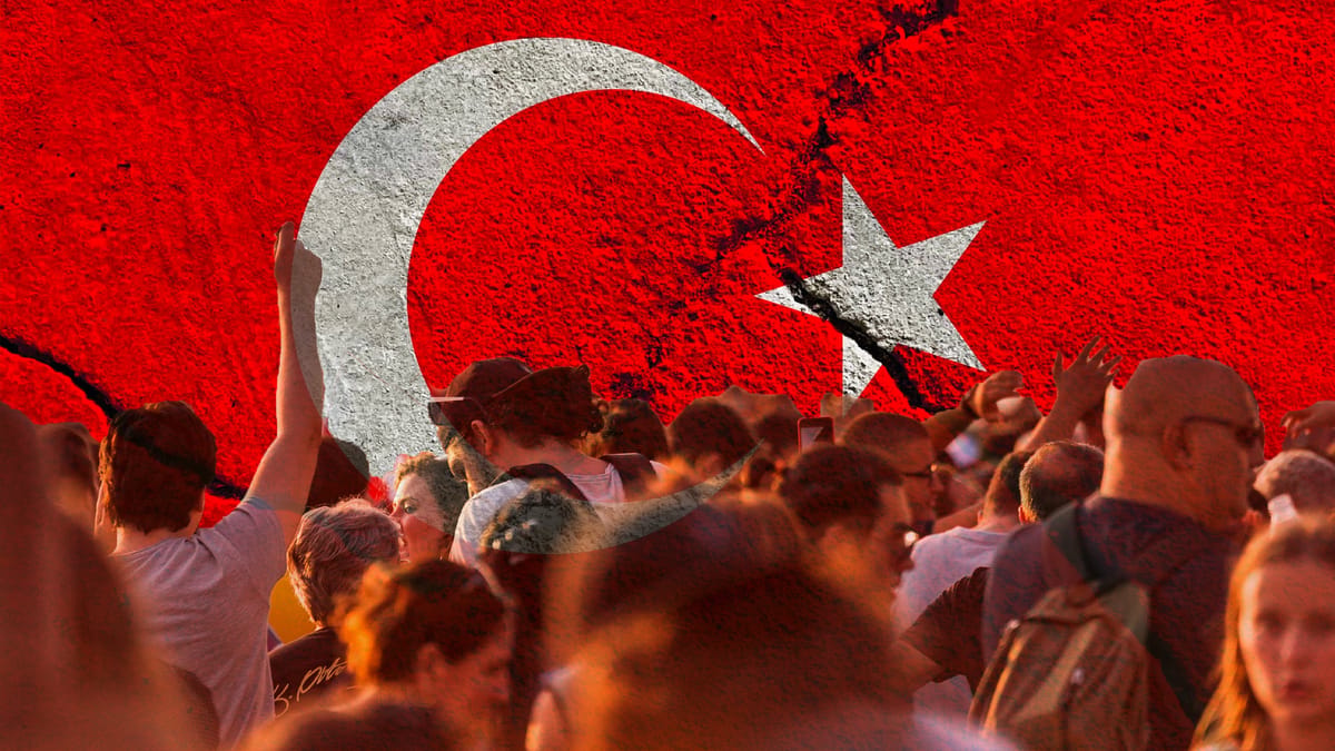 تركيا غاضبة بعد الانتخابات.. كيف خلقت منافسة رجلين حالة استقطاب وطني؟