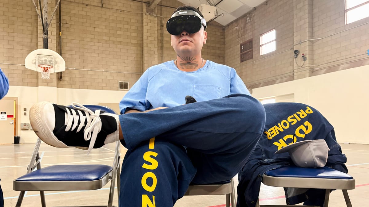 "زنزانة الـVR".. سجناء كاليفورنيا يعيدون اكتشاف العالم بنظّارات ميتا