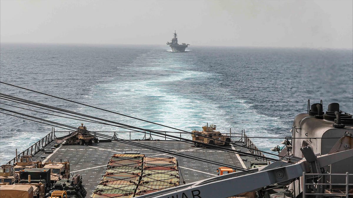 قطع 3 كابلات إنترنت تحت البحر الأحمر