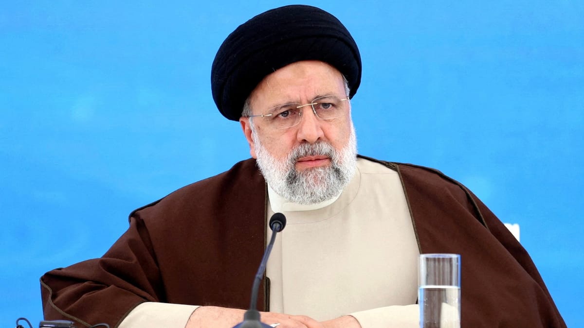 انتشال جثث رئيسي وقتلى المروحية