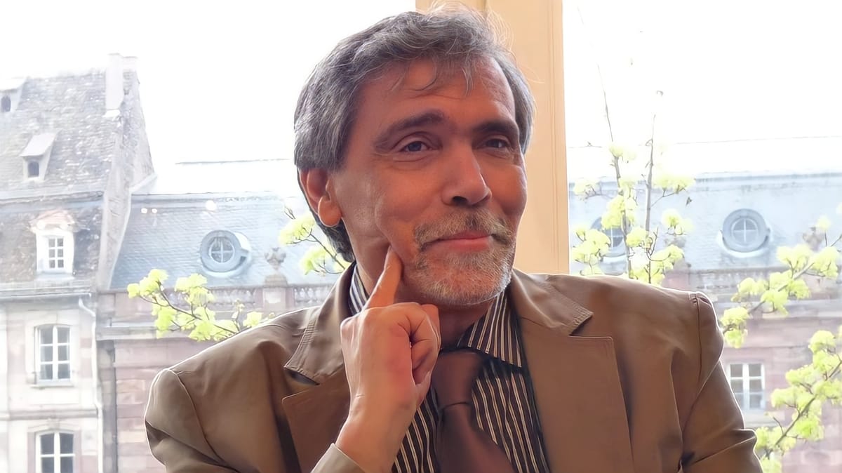 مغربي ضمن 8 أجانب تلقوا جوائز الأكاديمية الفرنسية