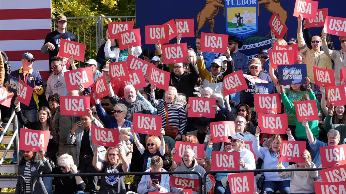 هاريس وترامب يتسابقان على أصوات الناخبين المترددين