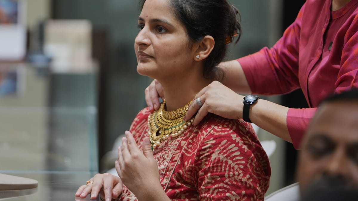 جنون الأسعار يضرب "عيد الذهب الهندي"